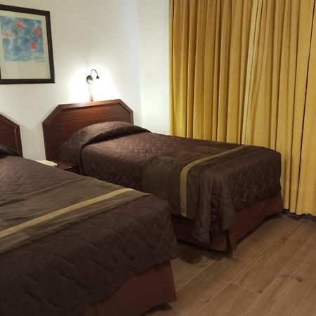 Hotel Alcala Del Rio Santiago Buitenkant foto