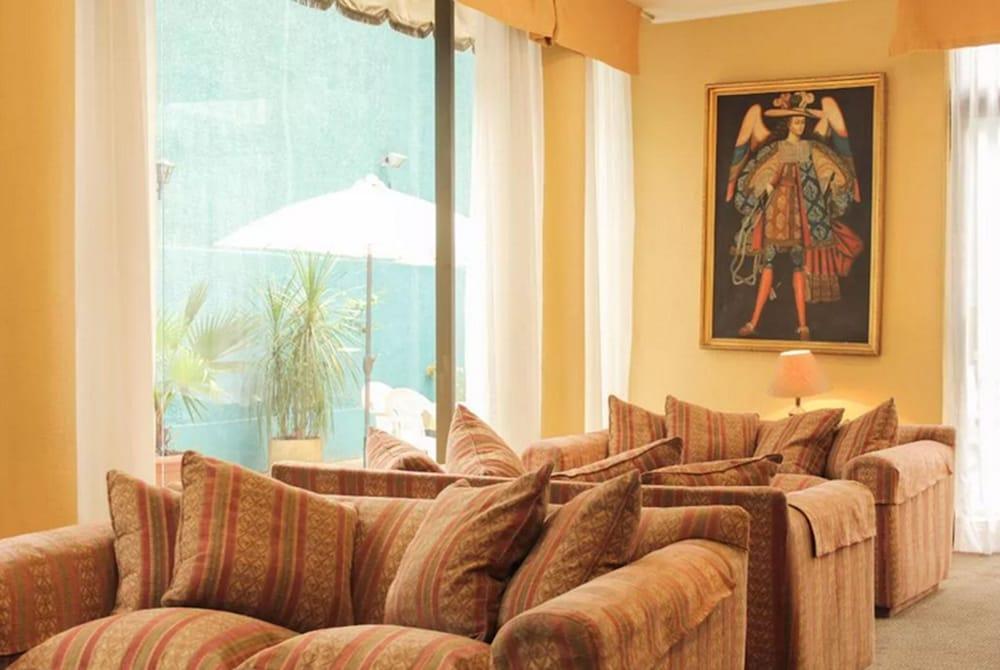 Hotel Alcala Del Rio Santiago Buitenkant foto