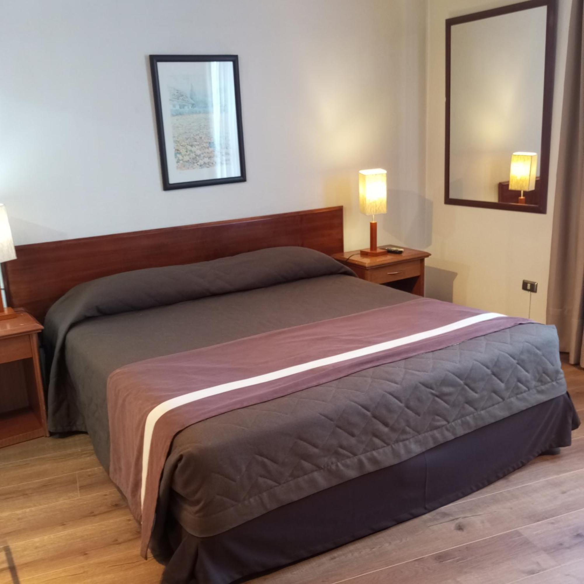 Hotel Alcala Del Rio Santiago Buitenkant foto