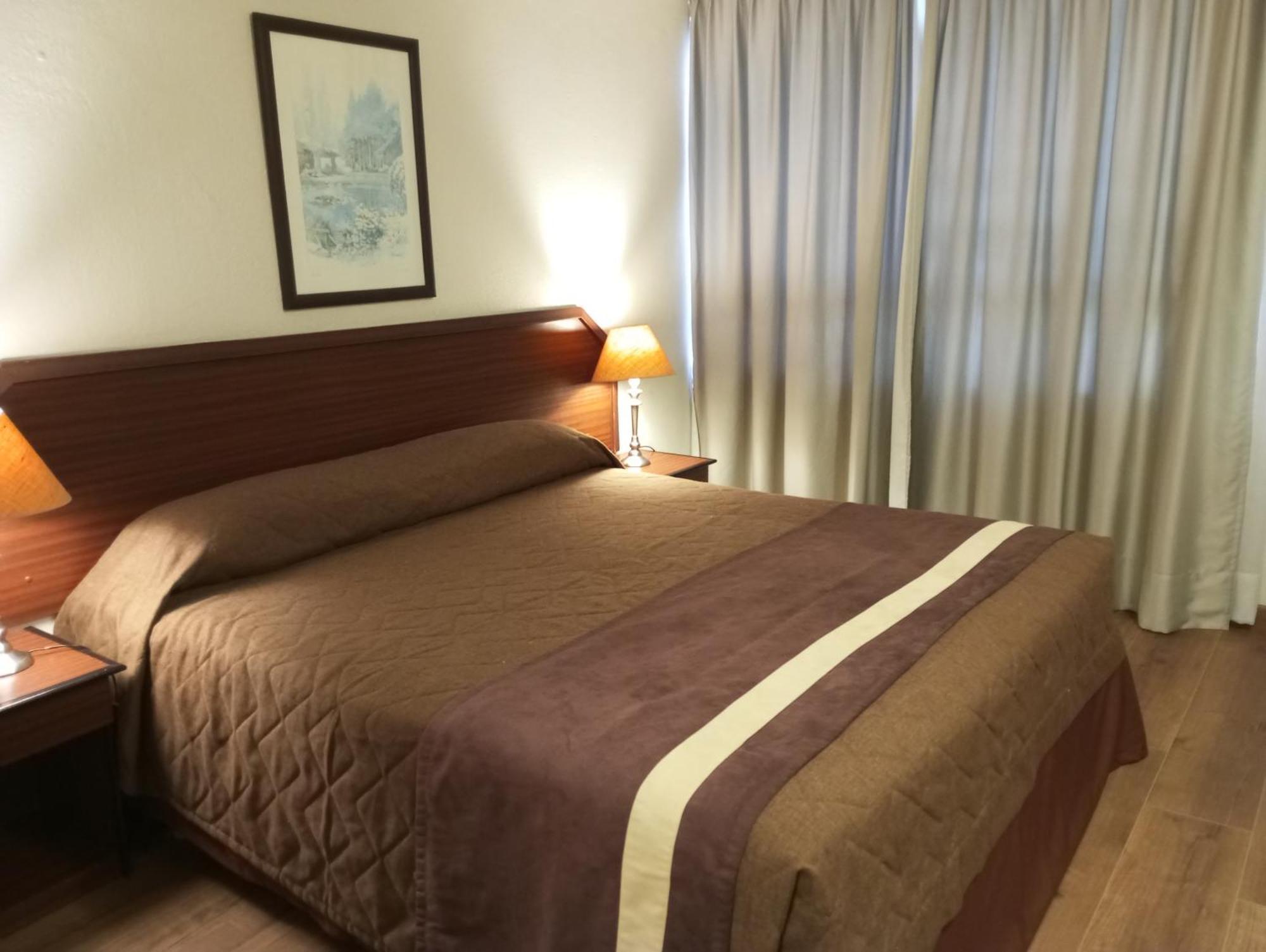 Hotel Alcala Del Rio Santiago Buitenkant foto