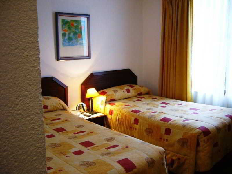 Hotel Alcala Del Rio Santiago Buitenkant foto